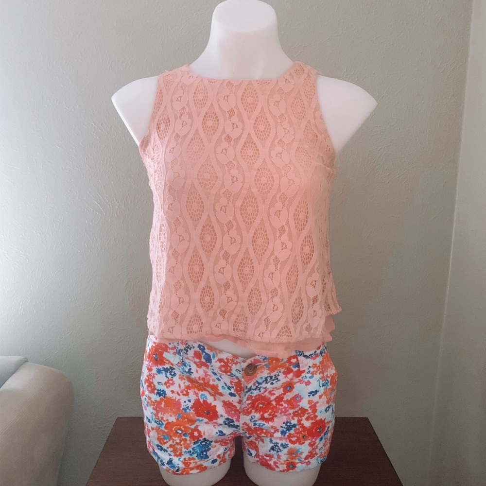 pink tank top